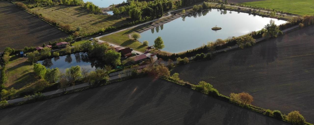 Chata Pri Jazere - 6Km Od Slovakia Ringu Horna Poton Exterior foto